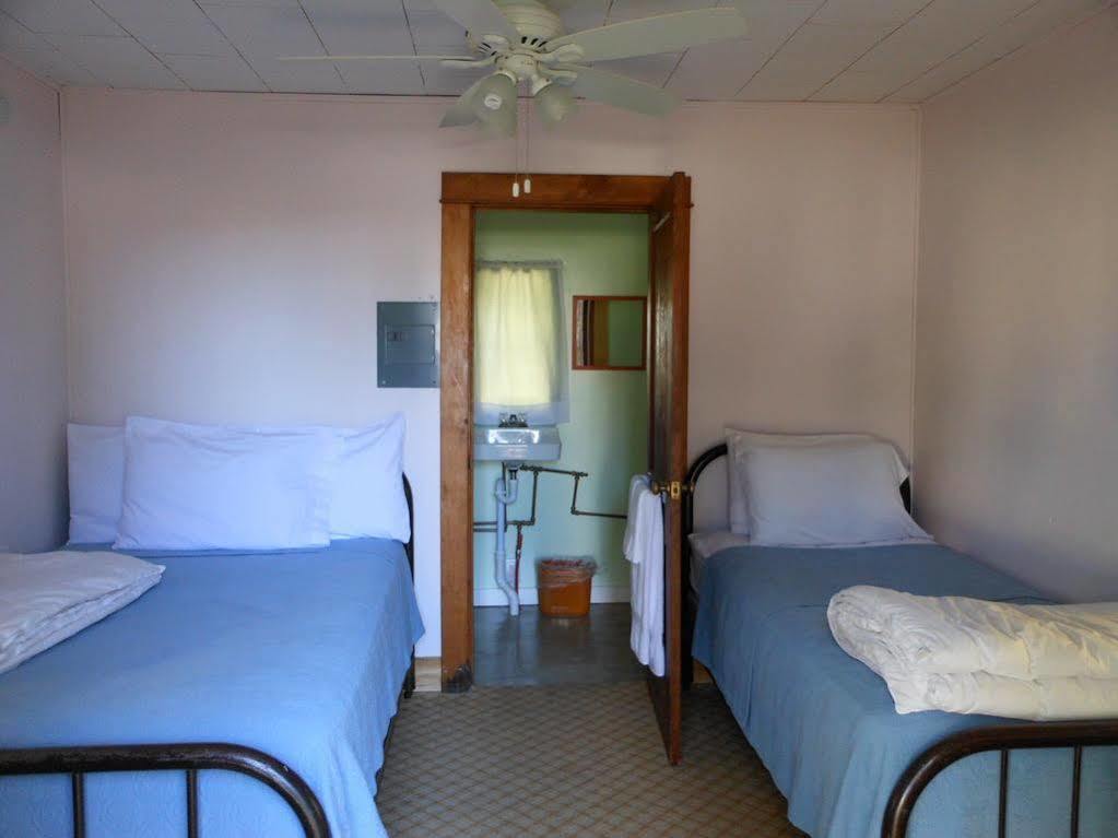 Hotel Katahdin Cabins Millinocket Exterior foto